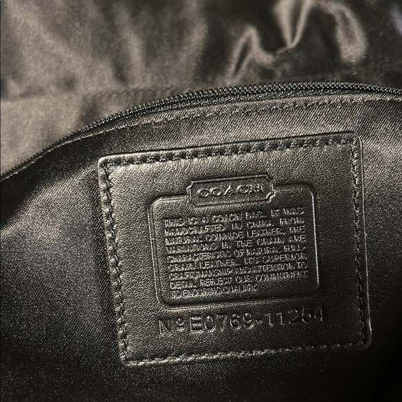 Coach Black and Gold Shoulder Bag with Sleek Design - Picture 3 of 6